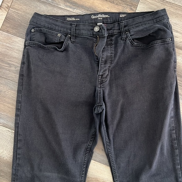 Jeans - Picture 2 of 4